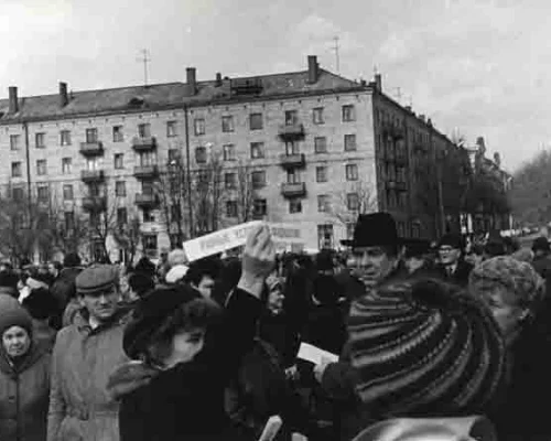 Митинг сотрудников Академии наук СССР в период выдвижения кандидатов в народные депутаты. Февраль 1989. Международный мемориал