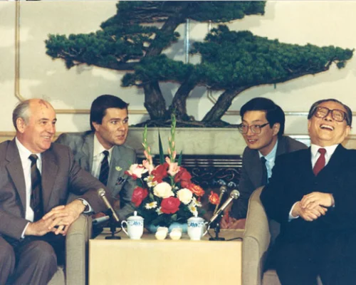 М.С.Горбачев на переговорах с генеральным секретарем ЦК КПК Чжао Цзэяном