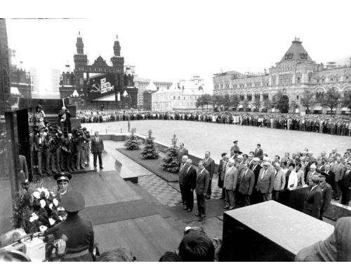 Руководство СССР у Мавзолея перед открытием съезда. 25 мая 1989
