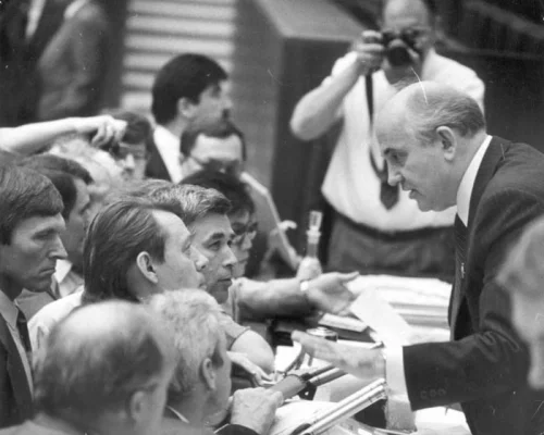 М.С. Горбачев и народные депутаты. Май 1989