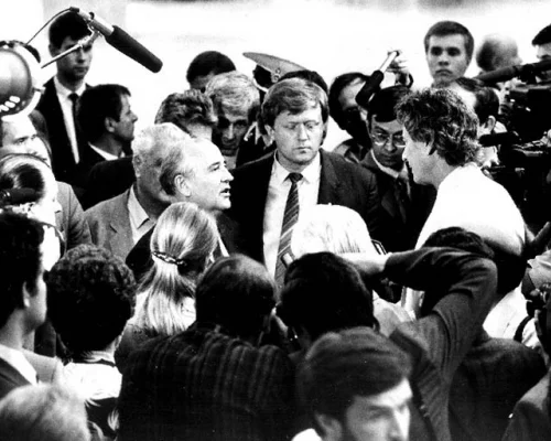 В перерывах между заседаниями