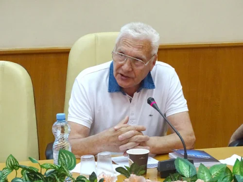 Борис Славин