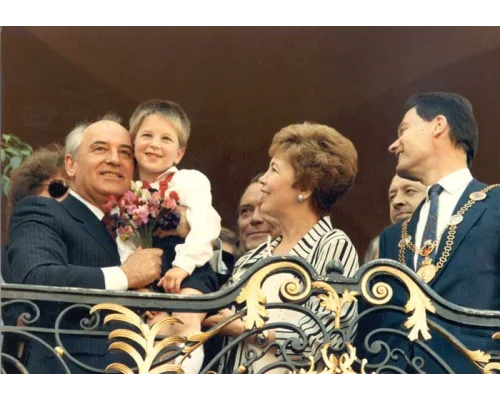 С Себастианом Шиллингом на балконе ратуши. Бонн. 12 июня 1989