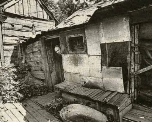 Во дворе шахтерского поселка. Кузбасс. 1989 Фото Э.Эттингера