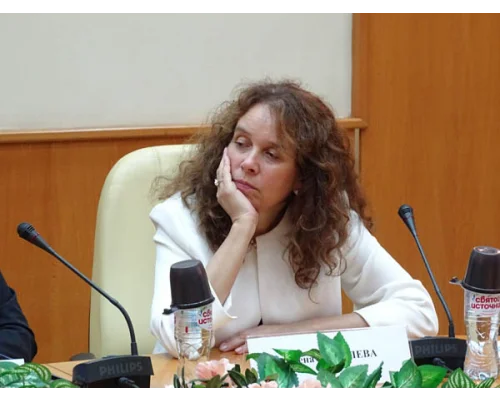 Елена Тополева