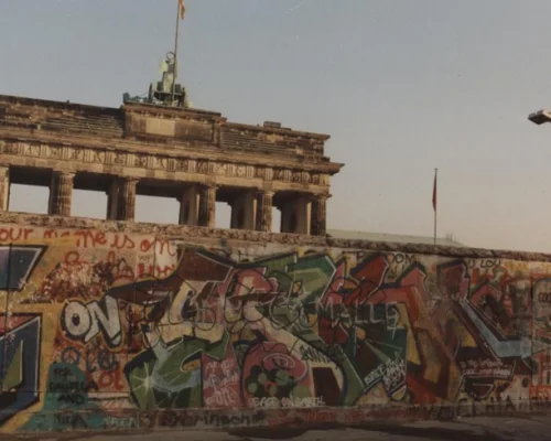 Берлинская стена со стороны Западного Берлина. Ноябрь 1989