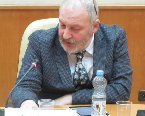 Л. А. Наумов 