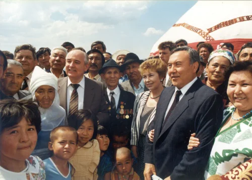 М.С. Горбачев, Р.М. Горбачева, Н.А.Назарбаев и С.А.Назарбаева. Целиноградская область. Казахстан. Май 1995