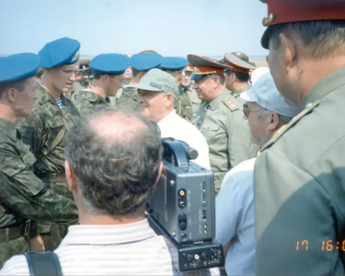 М.С.Горбачев и Д.Т.Язов, 17 августа 1990