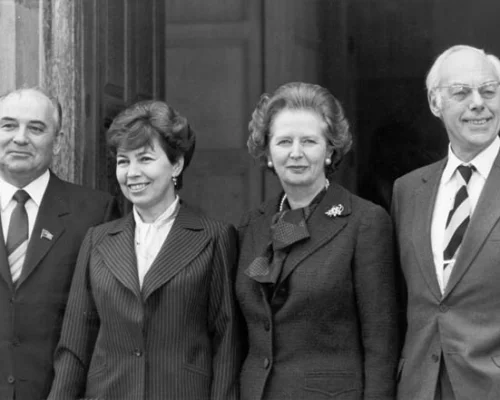 М.С. и Р.М.Горбачевы, Маргарет и Дэнис Тэтчер. Лондон, 16 декабря 1984