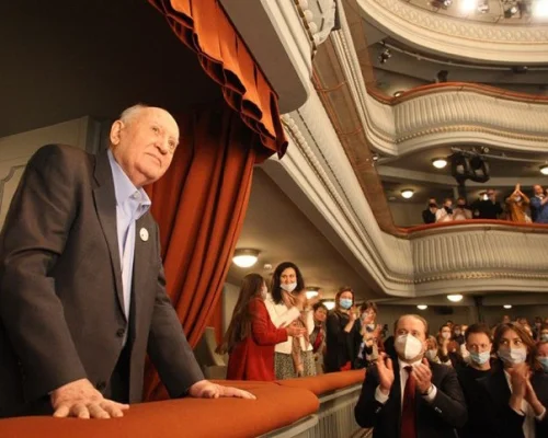 М.С. Горбачев был среди первых зрителей спектакля 