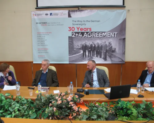 слева направо: Ольга  Здравомыслова, Карен Карагезьян, Томас Кунце, Павел  Палажченко