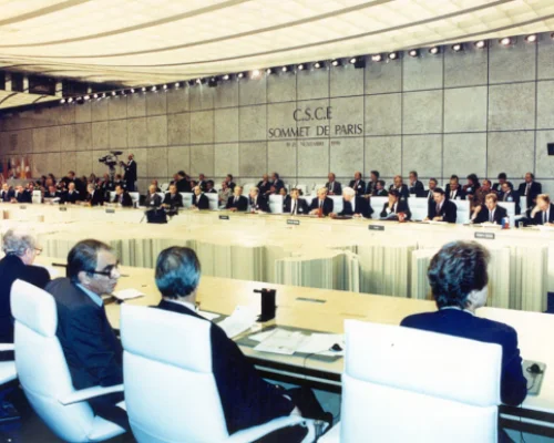 Франция. Париж. Встреча большой семерки. Вид зала.  М.С.Горбачев, Э.А.Шеварднадзе