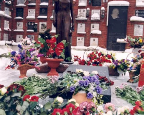 Могила Р.М.Горбачевой на Новодевичьем кладбище