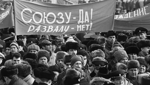 В период  подготовки референдума 17 марта 1991 г. Подавляющее большинство взрослых жителей СССР высказывалось за сохранение Советского Союза.