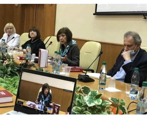 Cлева направо  Н.М .Емельянова, А. А. Черняева, О.М.Здравомыслова, А.В. Колесников