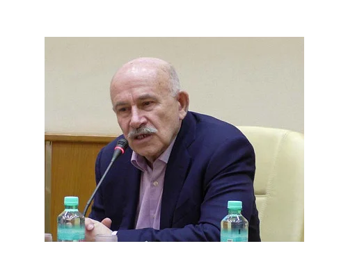Палажченко Павел Русланович - руководитель отдела международных связей и контактов с прессой Горбачев-Фонда.