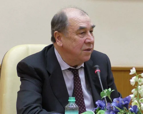 Пряхин Георгий Владимирович – писатель, журналист. В годы перестройки сотрудник аппарата ЦК КПСС и Президента СССР.