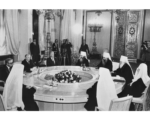 Встреча М.С. Горбачева с членами Священного Синода РПЦ. Кремль. 29 апреля 1988г. 