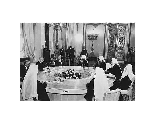 Встреча М.С. Горбачева с членами Священного Синода РПЦ. Кремль. 29 апреля 1988г.