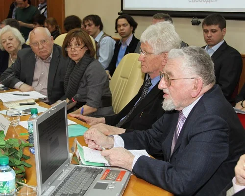 Конференция «Поколение Горбачева: шестидесятники в жизни страны» 15 марта 2011. Фото Д. Белановского.