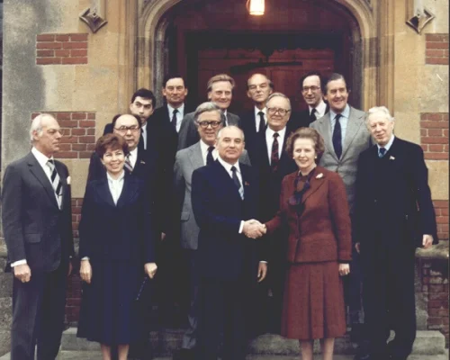 Великобритания. Чекерс. М.С.Горбачев, Р.М.Горбачева, Маргарет и Денис Тэтчер, А.Н.Яковлев и др. 1984г.