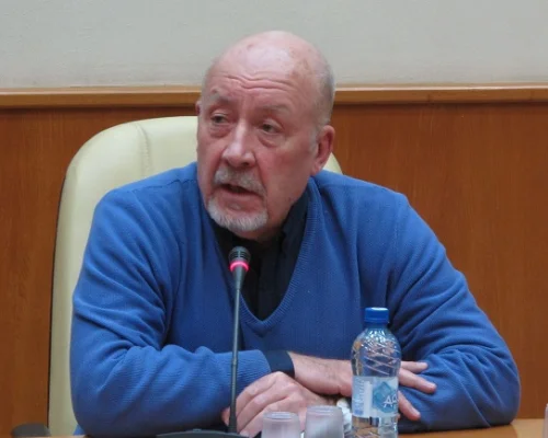 Мироненко Виктор Иванович – ведущий научный сотрудник Института Европы РАН, первый секретарь ЦК ВЛКСМ (1986-1990)