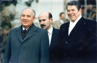 США. Горбачев М.С., Палажченко П.Р., Рейган Р.