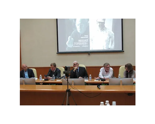 П.Р. Палажченко, А.С. Пученков, А.В. Рябов, Л.В. Никитинский, О.М. Здравомыслова