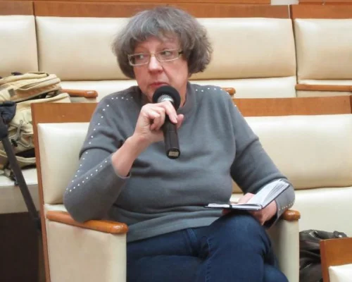 	 Елена Петровская