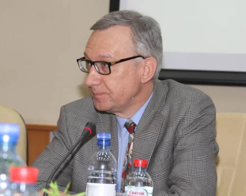 Андрей Захаров