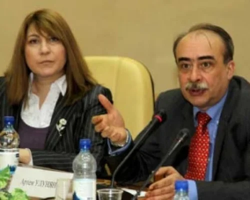 	 Надя Бояджиева (Институт балканистики, Болгария) и А. Улунян