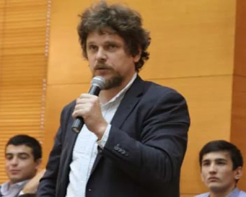 	 Дискуссия. Е. Марков