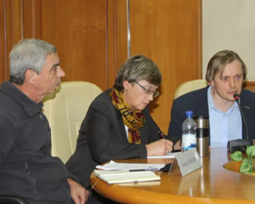 	 Н. Соколов, О. Малинова и А. Архангельский