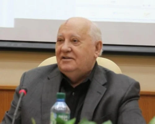 Михаил Горбачев