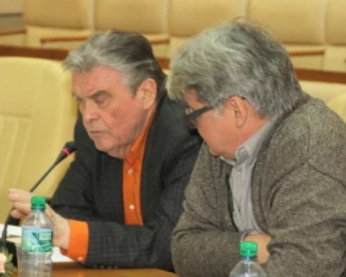 Слева направо: Г.Остроумов, В.Хамраев