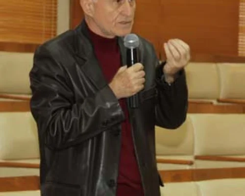 Казбек Султанов