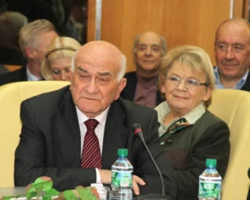 Евгений Ясин, Мариэтта Чудакова