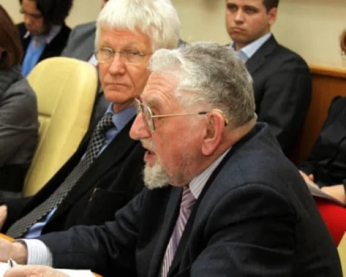 Виктор Шейнис