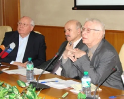 М.С.Горбачев, П.Р.Палажченко, В.А.Медведев