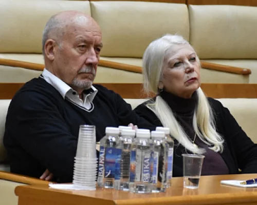 	 В. Мироненко, Л. Мироненко