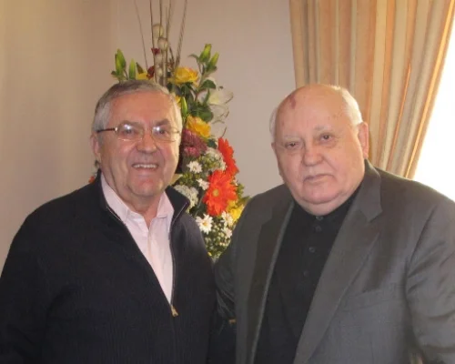 А.Л. Адамишин и М.С. Горбачев. Москва, 2012 год