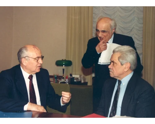 М.С. Горбачев, Г.Х. Шахназаров, А.С. Черняев. Москва 1990 г. Фото Ю. Лизунов