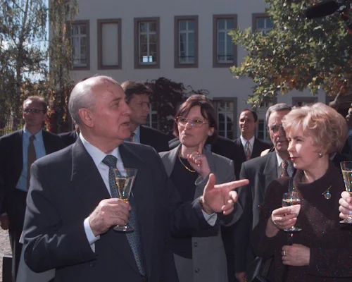 Михаил Горбачев, Марина Кронауэр, Раиса Горбачева.  1996, ФРГ.