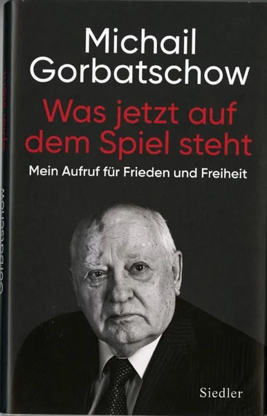 Немецкие издатели передали М.С.Горбачеву сигнальный экземпляр его новой книги