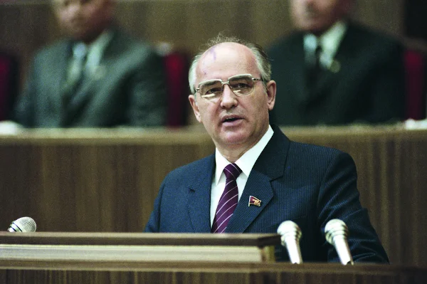 Молодежь о Горбачеве: «Абсолютный лидер. Человек-эпоха»