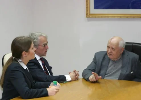  Mikhail Gorbachev meets Germany's Ambassador to Russia Rüdiger von Fritsch