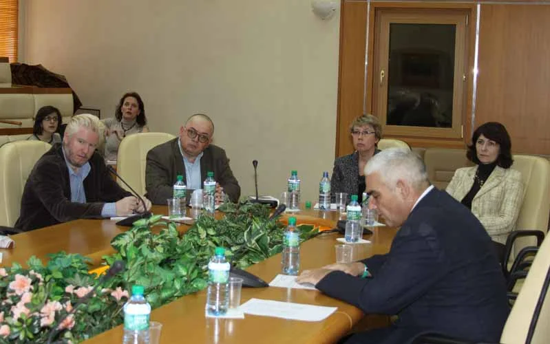  The Expertise Round Table – a presentation by Mark Kramer themed “Reagan, Bush and Gorbachev: Talks between the Superpowers and the End of the Cold War”