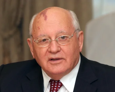 За что мы должны быть благодарны Горбачеву