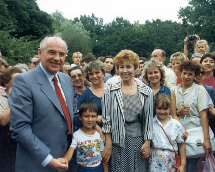 За что мы должны быть благодарны Горбачеву